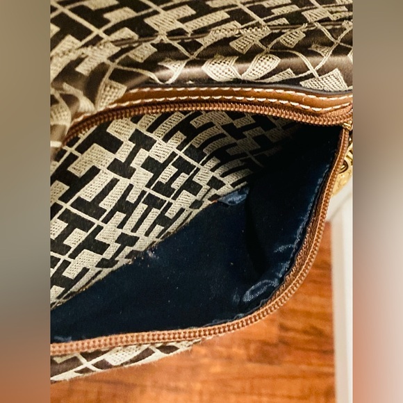 LIKE NEW Tommy Hilfiger Mini Backpack Brown Monogram Material - Picture 13 of 13